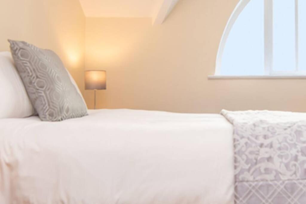 Apartamento Latin Quarter Luxury Galway Exterior foto